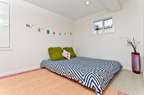 Photo of property in 43 Compton Street, Hillcrest, Auckland, 0627