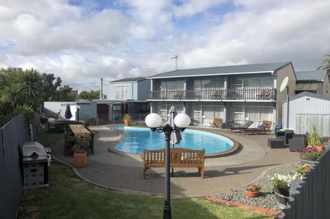 Photo of property in 1 Hurworth Place, College Estate, Whanganui, 4500