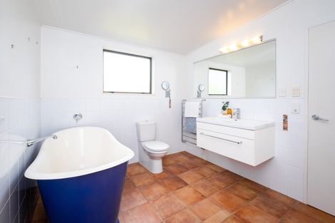 Photo of property in 14 Wellwood Terrace, Te Awanga, 4102