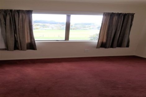 Photo of property in 66 Caribbean Drive, Unsworth Heights, Auckland, 0632