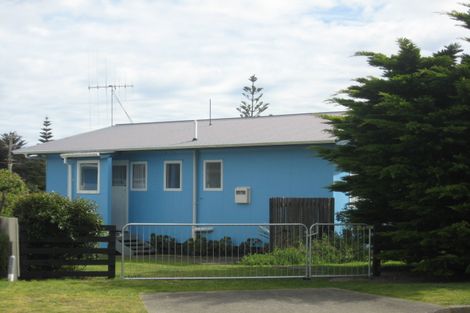 Photo of property in 47 Kahukura Avenue, Waitarere Beach, Levin, 5510