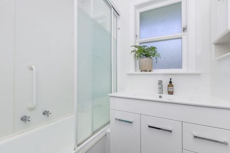 Photo of property in 787 Te Atatu Road, Te Atatu Peninsula, Auckland, 0610