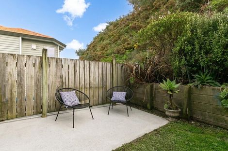 Photo of property in 20a Bowes Crescent, Strathmore Park, Wellington, 6022