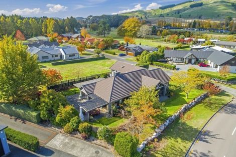 Photo of property in 2 Flaxen Way, Kinloch, Taupo, 3377