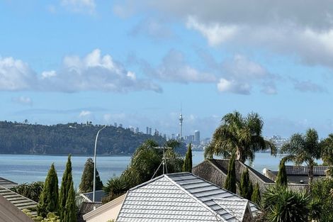 Photo of property in 3 Bridgehead Cove, West Harbour, Auckland, 0618