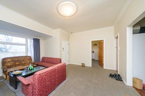 Photo of property in 5 Pahiatua Street, Hokowhitu, Palmerston North, 4410
