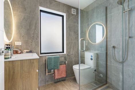 Photo of property in 16b Meadway, Sunnyhills, Auckland, 2010