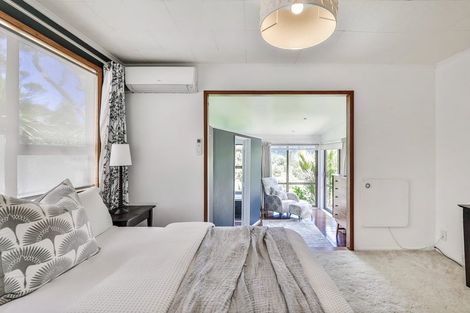 Photo of property in 37 York Road, Titirangi, Auckland, 0604