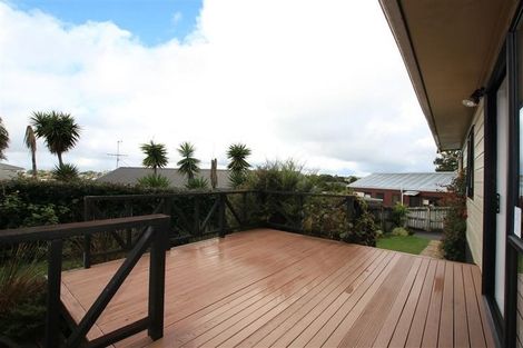 Photo of property in 2/23 Heathglen Place, Bayview, Auckland, 0629