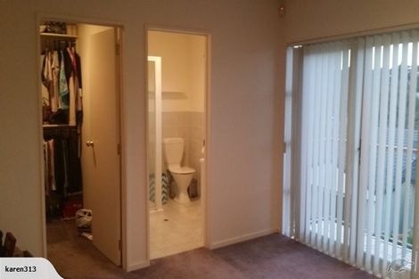 Photo of property in 3/14 Fields Parade, Oteha, Auckland, 0632