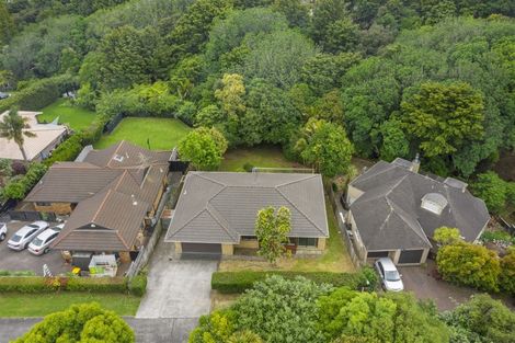 Photo of property in 43 Ewhurst Place, Goodwood Heights, Auckland, 2105