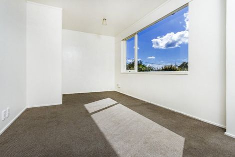 Photo of property in 1/91 Verran Road, Birkenhead, Auckland, 0626