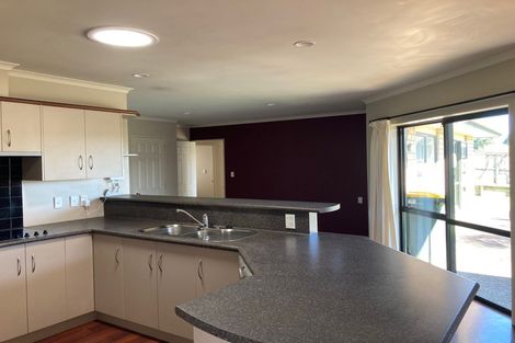 Photo of property in 16 Pitoitoi Avenue, Greenhithe, Auckland, 0632