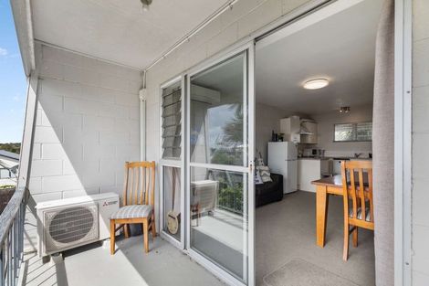 Photo of property in 10/32 Blockhouse Bay Road, Avondale, Auckland, 1026