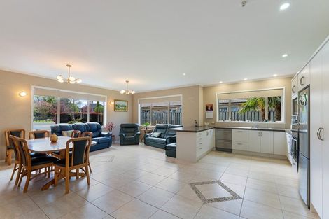 Photo of property in 17 Edgewater Street, Waikanae, 5036