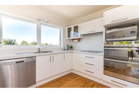 Photo of property in 177 Woodlands Park Road, Titirangi, Auckland, 0604