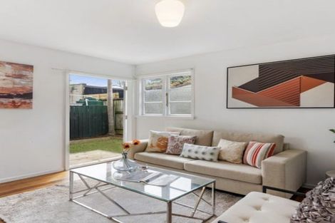 Photo of property in 14 Huapai Street, Onehunga, Auckland, 1061