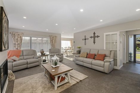 Photo of property in 10 Lorna Irene Drive, Raumati South, Paraparaumu, 5032