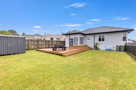 Photo of property in 391 Carrington Street, Upper Vogeltown, New Plymouth, 4310