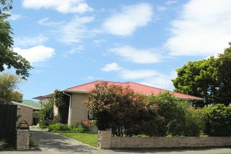 Photo of property in 28 Appleby Crescent, Burnside, Christchurch, 8053