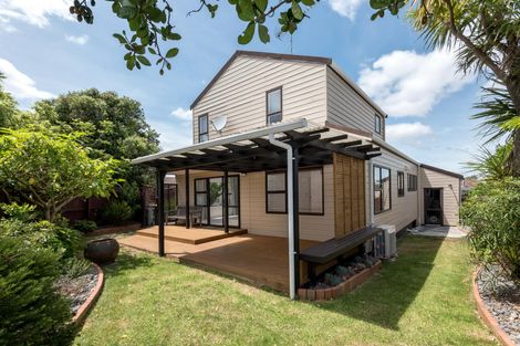 Photo of property in 2/25 Channing Crescent, Botany Downs, Auckland, 2010