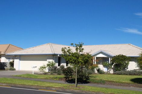 Photo of property in 26 Oakridge Way, Northpark, Auckland, 2013
