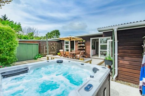 Photo of property in 55 Donovan Road, Paraparaumu Beach, Paraparaumu, 5032