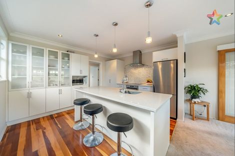 Photo of property in 27 Hinau Street, Woburn, Lower Hutt, 5010