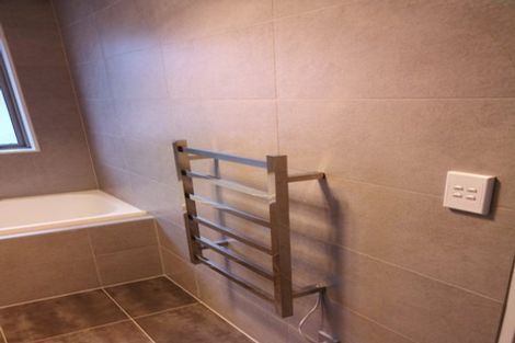 Photo of property in 10 Puweto Avenue, Takanini, 2112