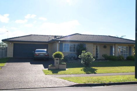 Photo of property in 7 John Lister Close, Golflands, Auckland, 2013