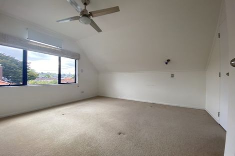 Photo of property in 2/90 Nile Road, Milford, Auckland, 0620