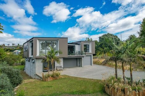 Photo of property in 27 Pomona Road, Ruby Bay, Upper Moutere, 7173