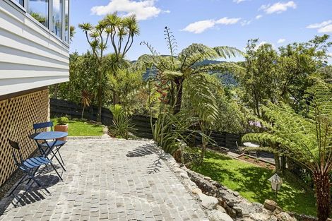 Photo of property in 16 Raynham Way, Silverstream, Upper Hutt, 5019