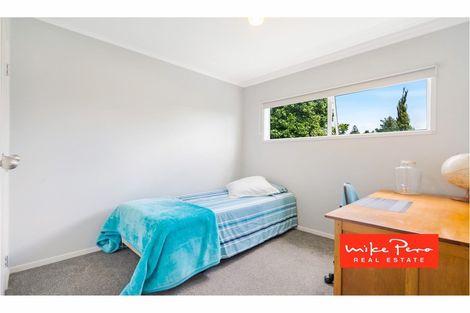 Photo of property in 9 Armstrong Place, New Lynn, Auckland, 0600