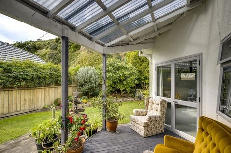 Photo of property in 135 Milton Road, Bluff Hill, Napier, 4110