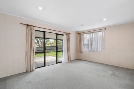 Photo of property in 2 Glucina Place, Glen Eden, Auckland, 0602