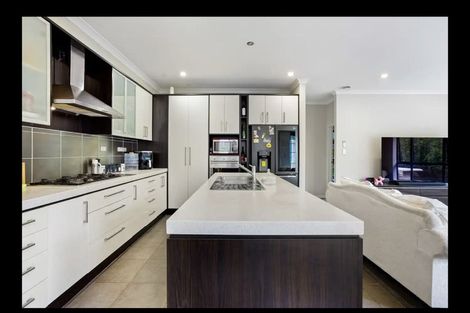 Photo of property in 29 Dressage Lane, Greenhithe, Auckland, 0632