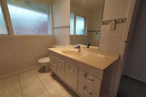 Photo of property in 82 Archmillen Avenue, Pakuranga Heights, Auckland, 2010