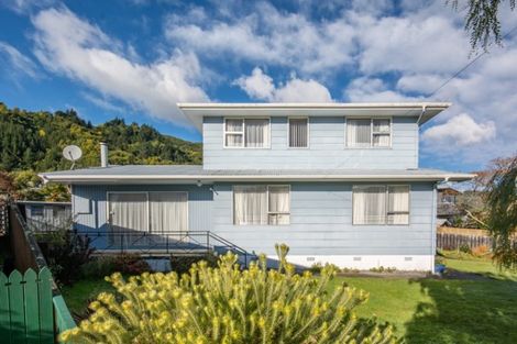 Photo of property in 75a Hampden Street, Picton, 7220
