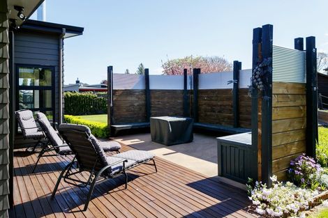 Photo of property in 2 Cabbage Tree Grove, Kinloch, Taupo, 3377