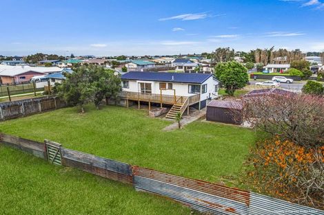 Photo of property in 9 Cousins Avenue East, Foxton Beach, Foxton, 4815