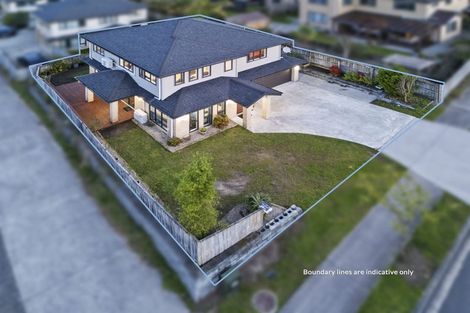 Photo of property in 22 Millcroft Lane, Ranui, Auckland, 0612