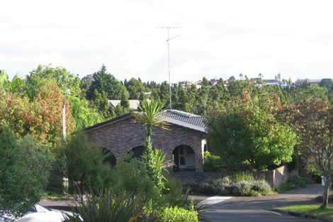 Photo of property in 12 Mosman Place, Chatswood, Auckland, 0626