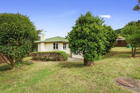 Photo of property in 57 Franklyn Road, Tawa, Wellington, 5028