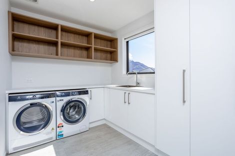 Photo of property in 35 Muster Road, Jacks Point, 9371