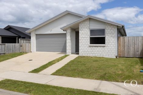 Photo of property in 15 Furlong Road, Papamoa, 3118