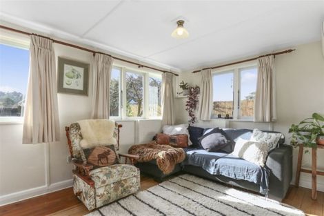 Photo of property in 743 Swanson Road, Swanson, Auckland, 0612