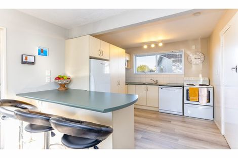 Photo of property in 23 Denniston Crescent, Redwood, Christchurch, 8051