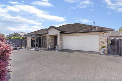 Photo of property in 14 Putaka Place, Papamoa Beach, Papamoa, 3118