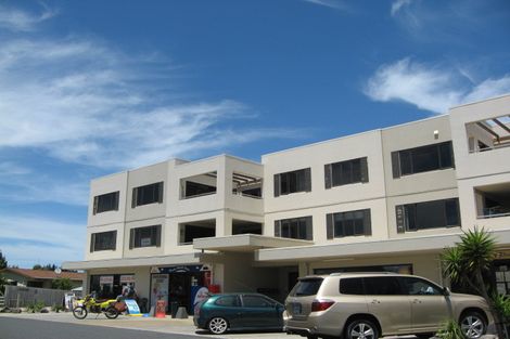 Photo of property in 2a/12 Seaway Road, Clarks Beach, 2122